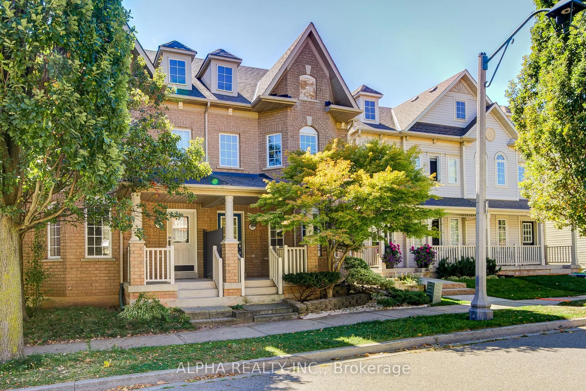 102 Roxton Road, ON L6H 6V4