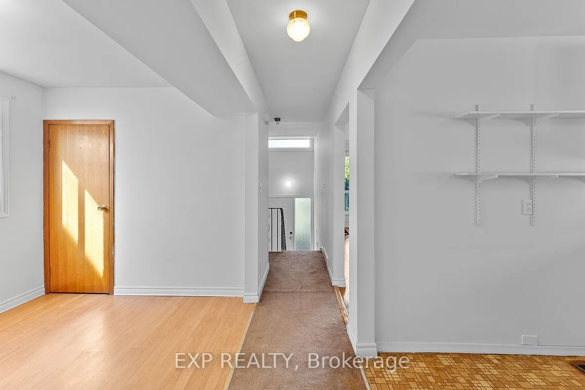 160 Varsity Road, ON M6S 4P3