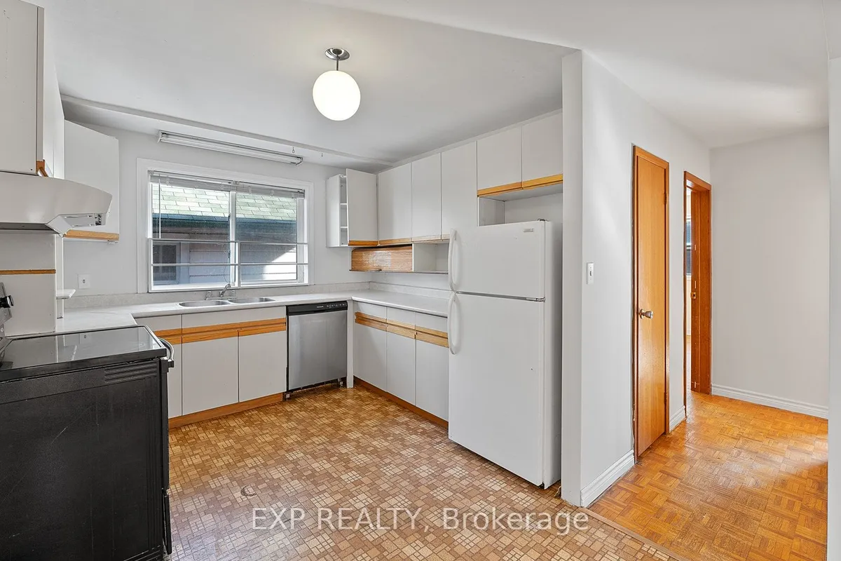 160 Varsity Road, ON M6S 4P3