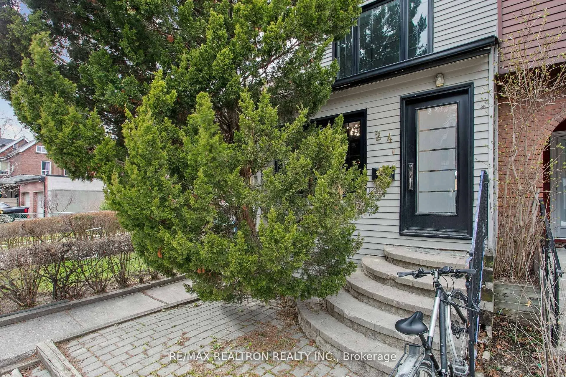 24 Marion Street, ON M6R 1E5