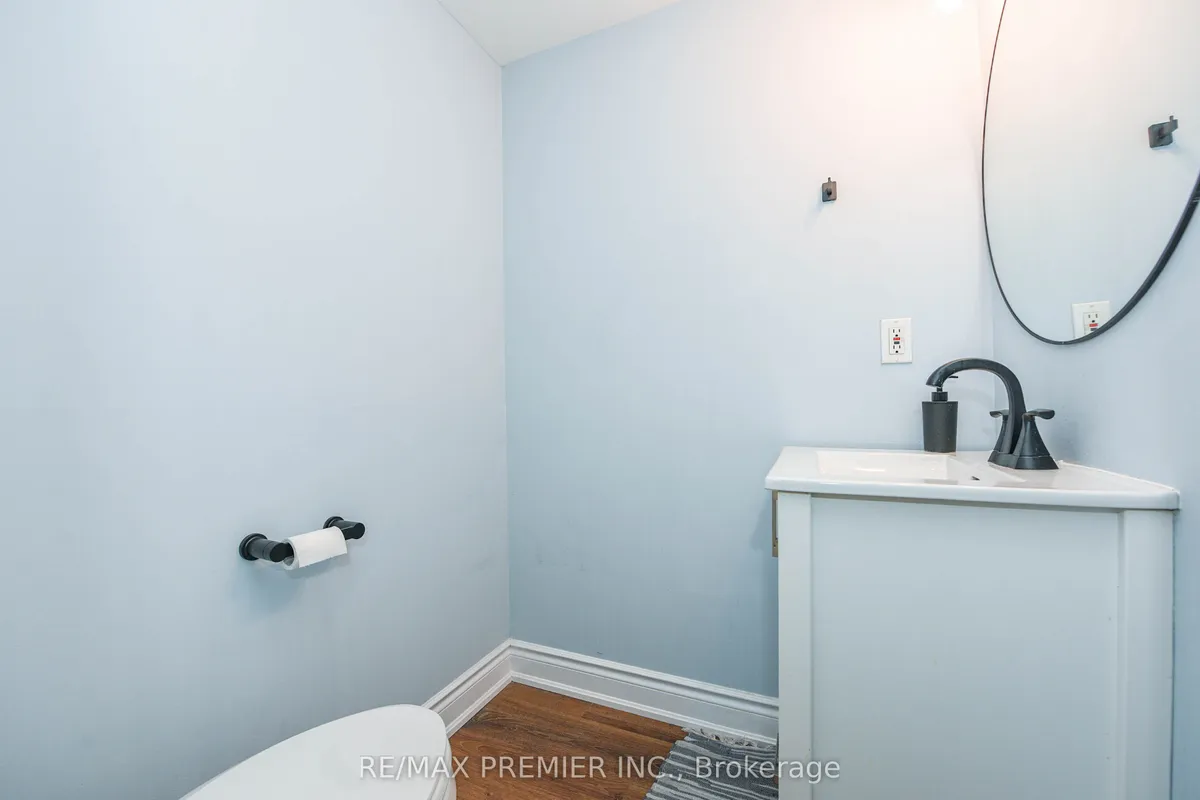 15D View Green Crescent, ON M9W 7C9