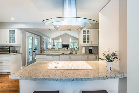 153 Elliott Street, ON L6Y 1W7