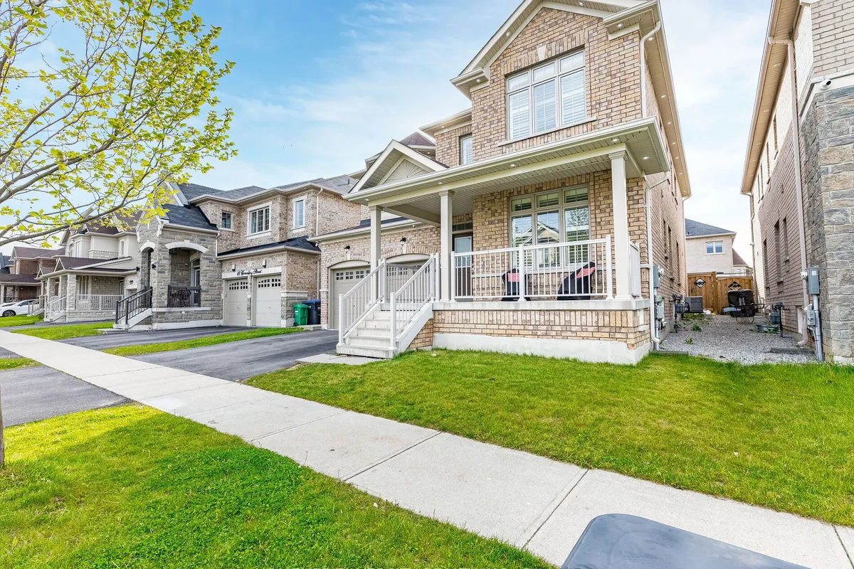 16 Cloncurry Street, ON L6P 4G3