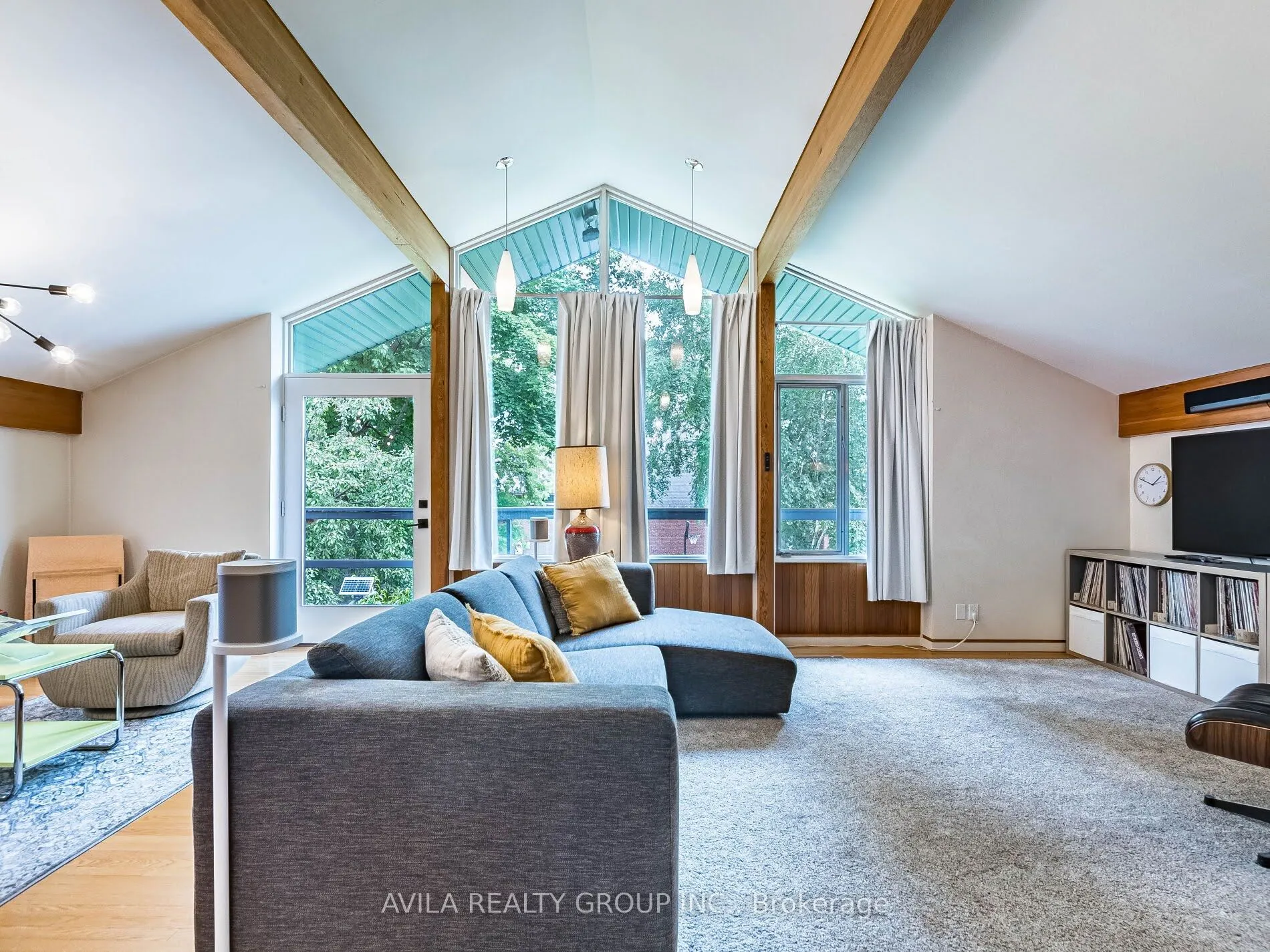 12 Woodbrook Drive, ON L6W 1W5