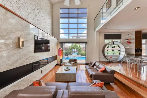 622 Kozel Court, ON L4Z 4E4