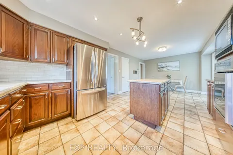 35 Highland Hill, ON M6A 2P7