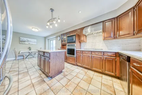 35 Highland Hill, ON M6A 2P7