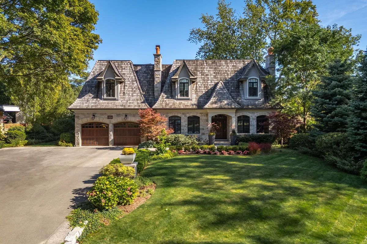 1324 Cambridge Drive, ON L6J 1S3