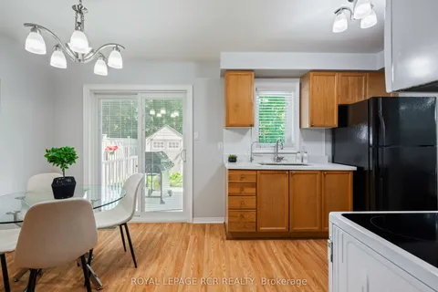 224 Lisa Marie Drive, ON L9W 4P6