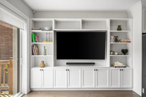 1213 Glencairn Avenue, ON M6B 2B6