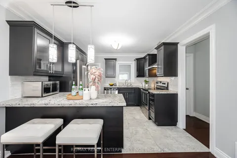 96 Manitoba Street, ON M8Y 1C9