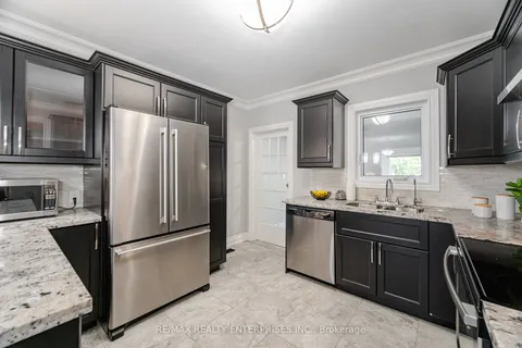 96 Manitoba Street, ON M8Y 1C9