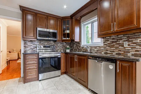 1536 Kirkrow Crescent, ON L5M 3Y8