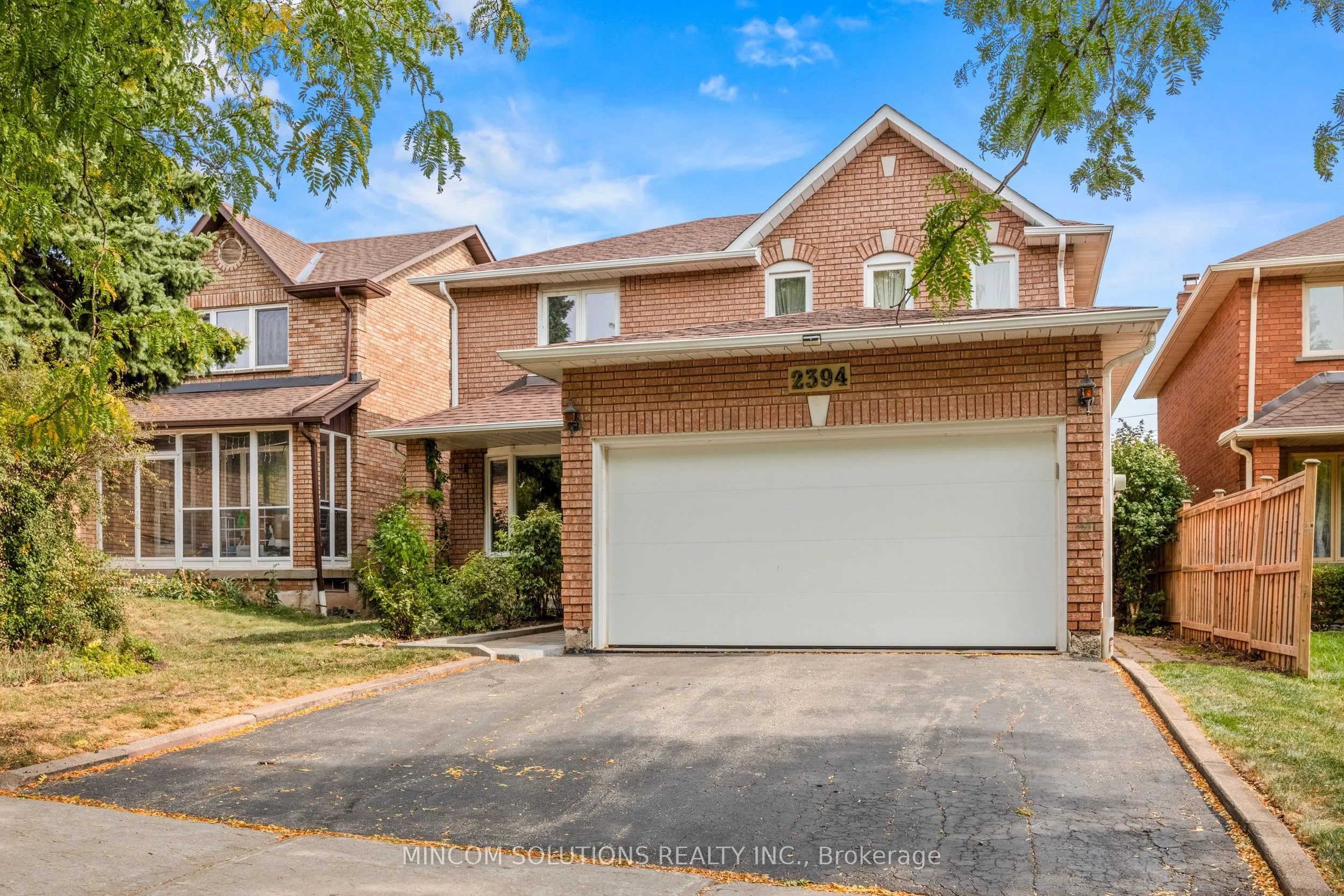 2394 Credit Valley Road, ON L5M 4E6