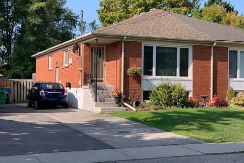 3498 Ashcroft Crescent, ON L5C 2E7