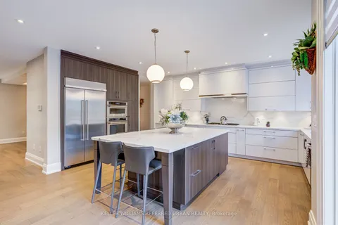 1376 Applewood Road, ON L5E 2M1