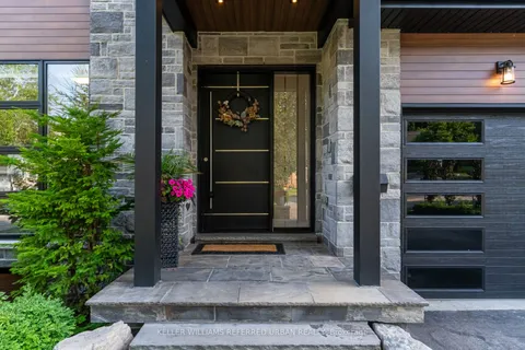 1376 Applewood Road, ON L5E 2M1