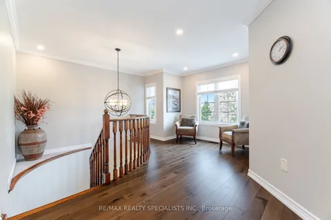 74 Robarts Drive, ON L9T 5P3