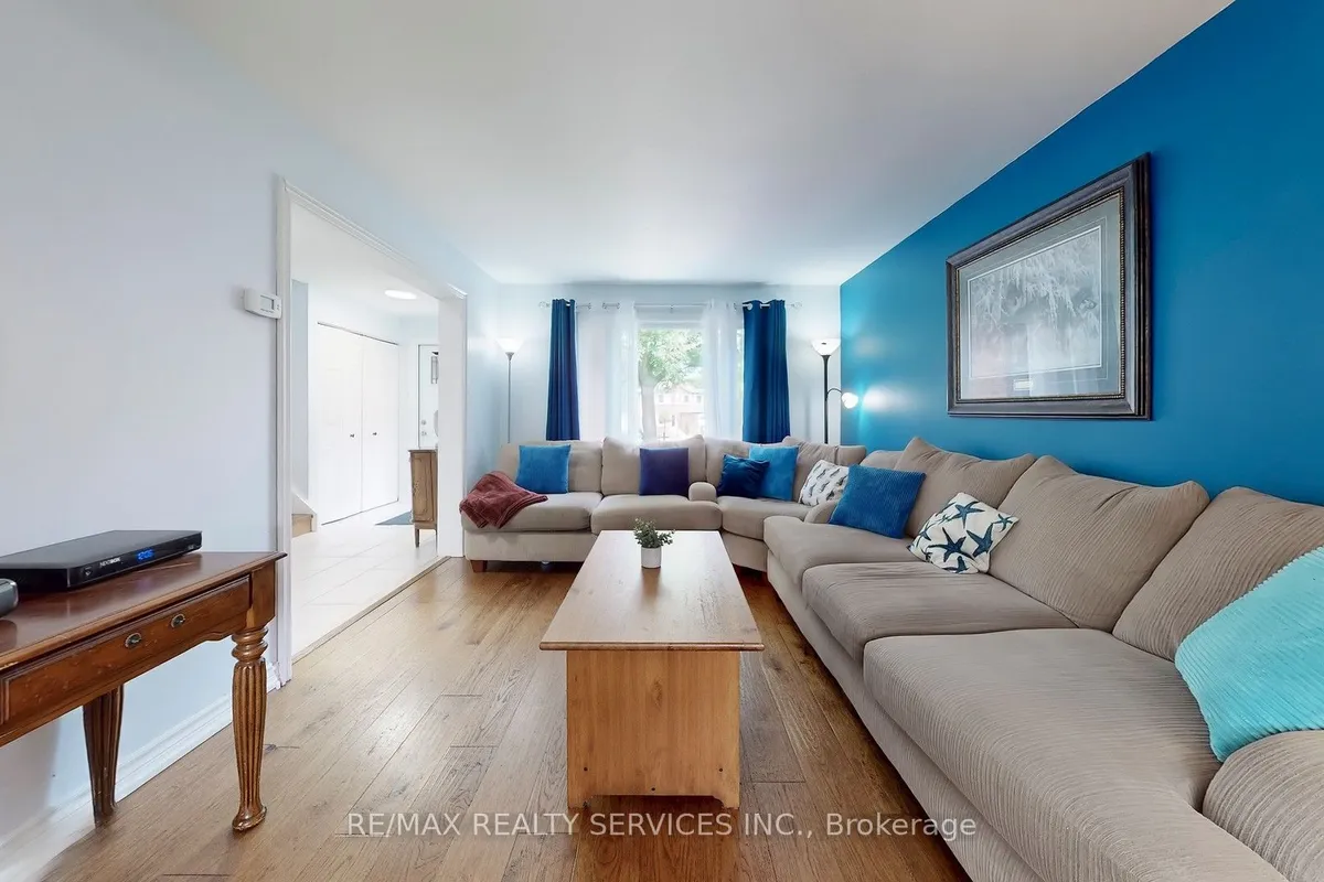 14 Myna Court, ON L6S 4H8