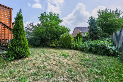 812 Knotty Pine Grove, ON L5W 1K2