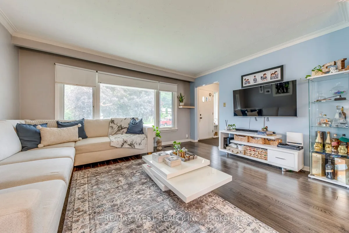 65 North Park Road, ON M6L 1K4