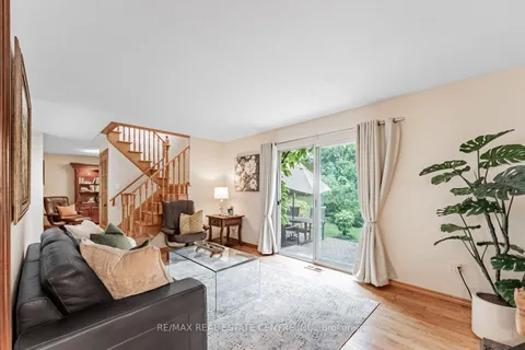 3096 Sir John's Homestead, ON L5L 2N9