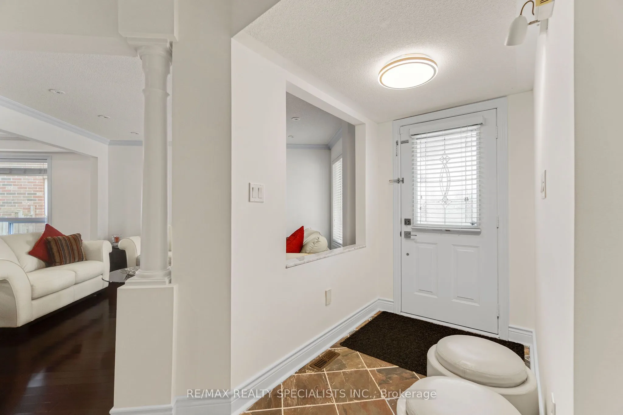 794 White Clover Way, ON L5V 3B8