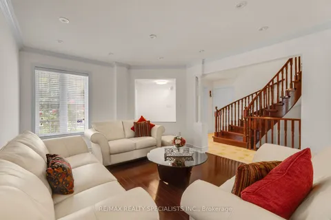 794 White Clover Way, ON L5V 3B8