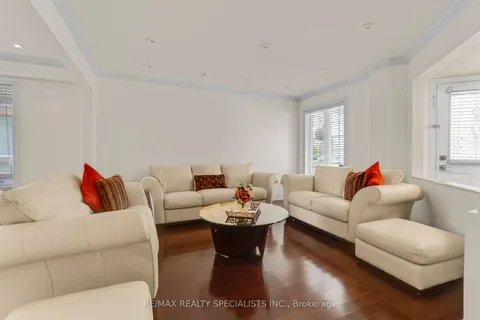 794 White Clover Way, ON L5V 3B8