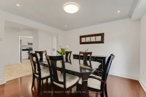 794 White Clover Way, ON L5V 3B8