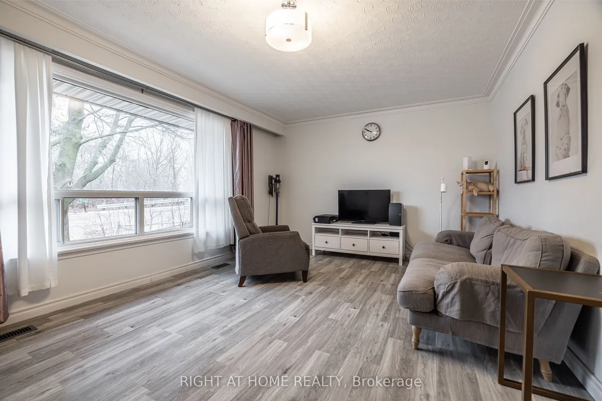 2076 Constance Drive, ON L6J 2V7