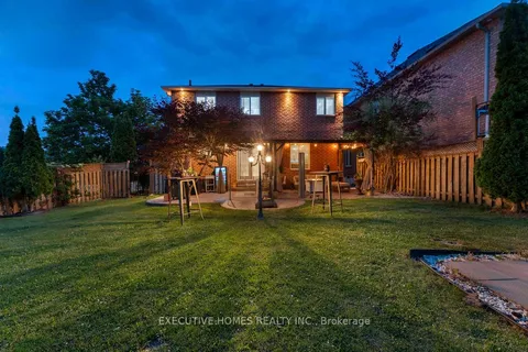 8 Shallimar Court, ON L6X 4N2