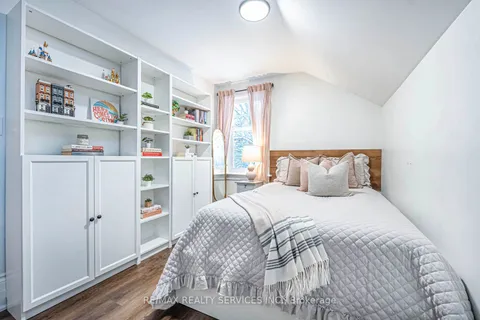 112 Court Street, ON L9T 2S3