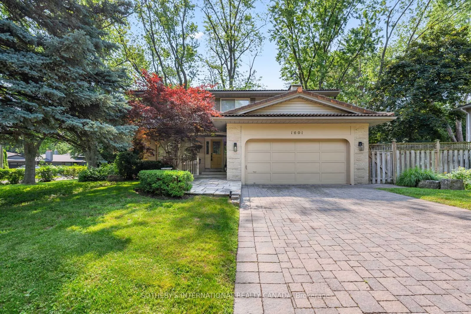 1601 Calumet Place, ON L5J 3B1