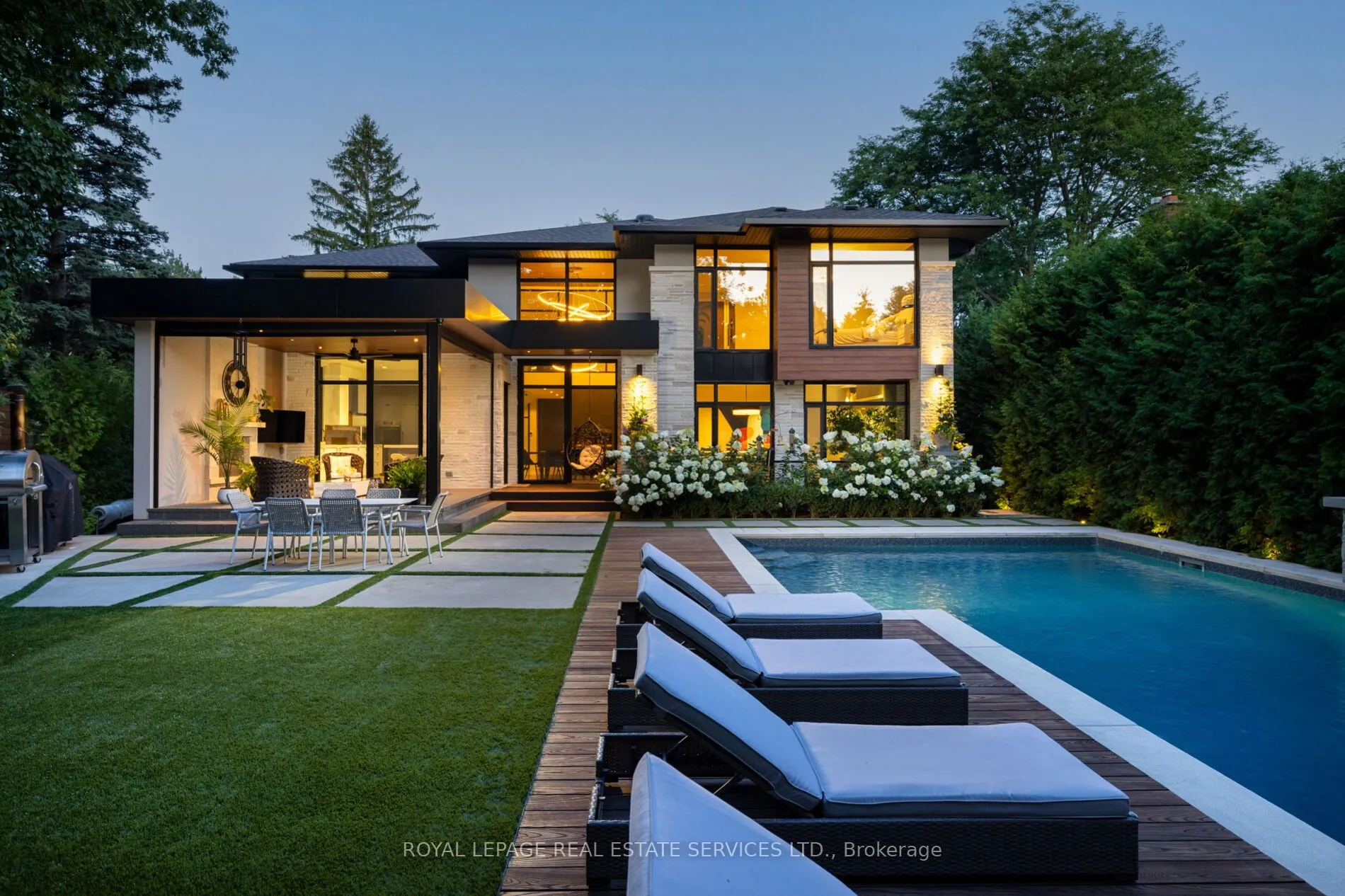 1471 Rogerswood Court, ON L5J 1R7