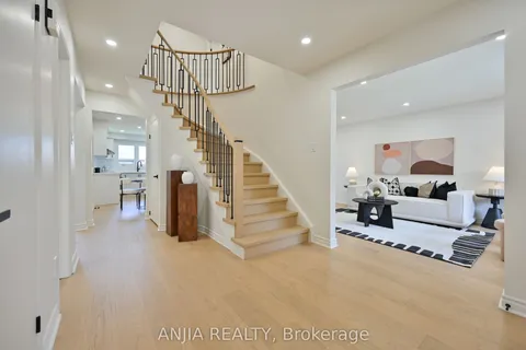 1339 Willowbank Trail, ON L4W 3P9