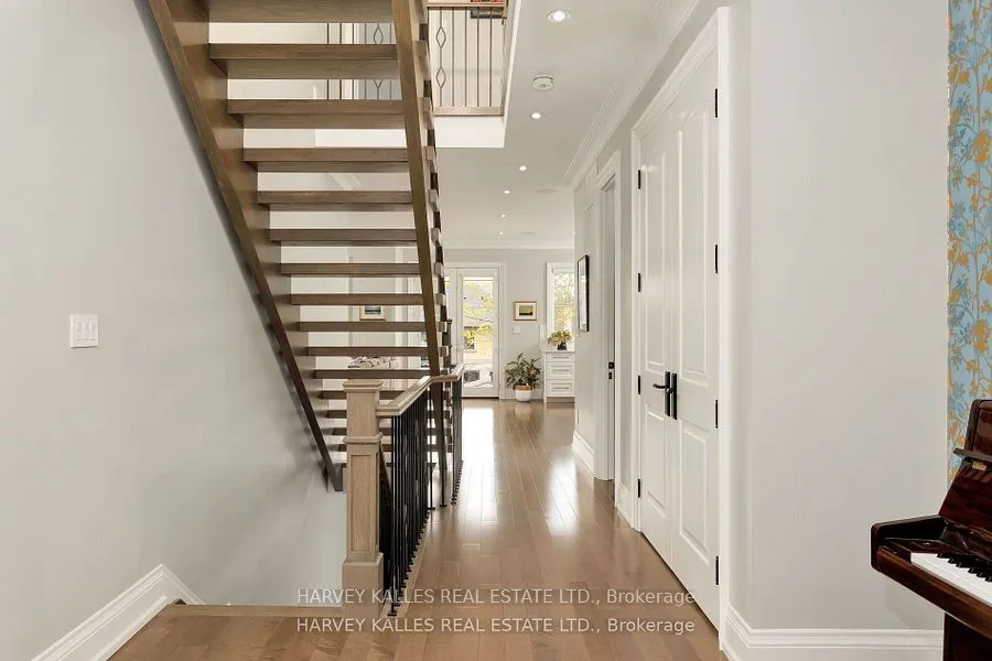 4673 Dundas Street, ON M9A 1A4