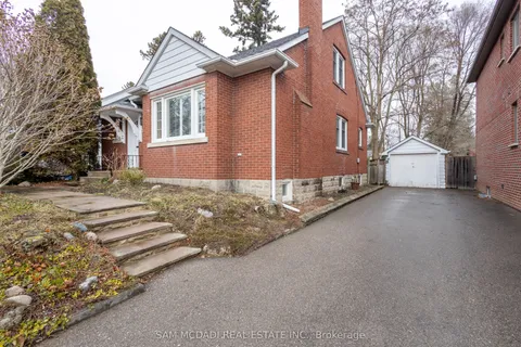 11 Brant Avenue, ON L5G 3N9