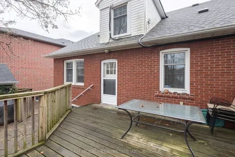11 Brant Avenue, ON L5G 3N9