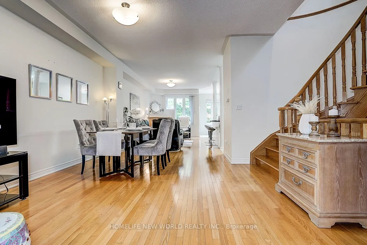 2305 Woodfield Road, ON L6H 6Y7