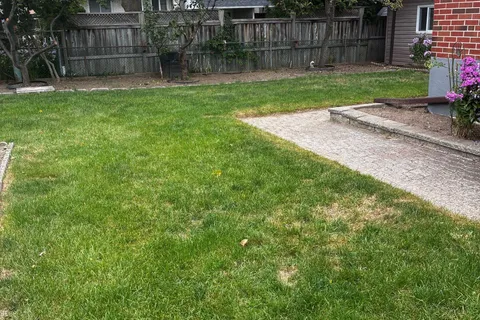 2201 Cliff Road, ON L5A 2N8