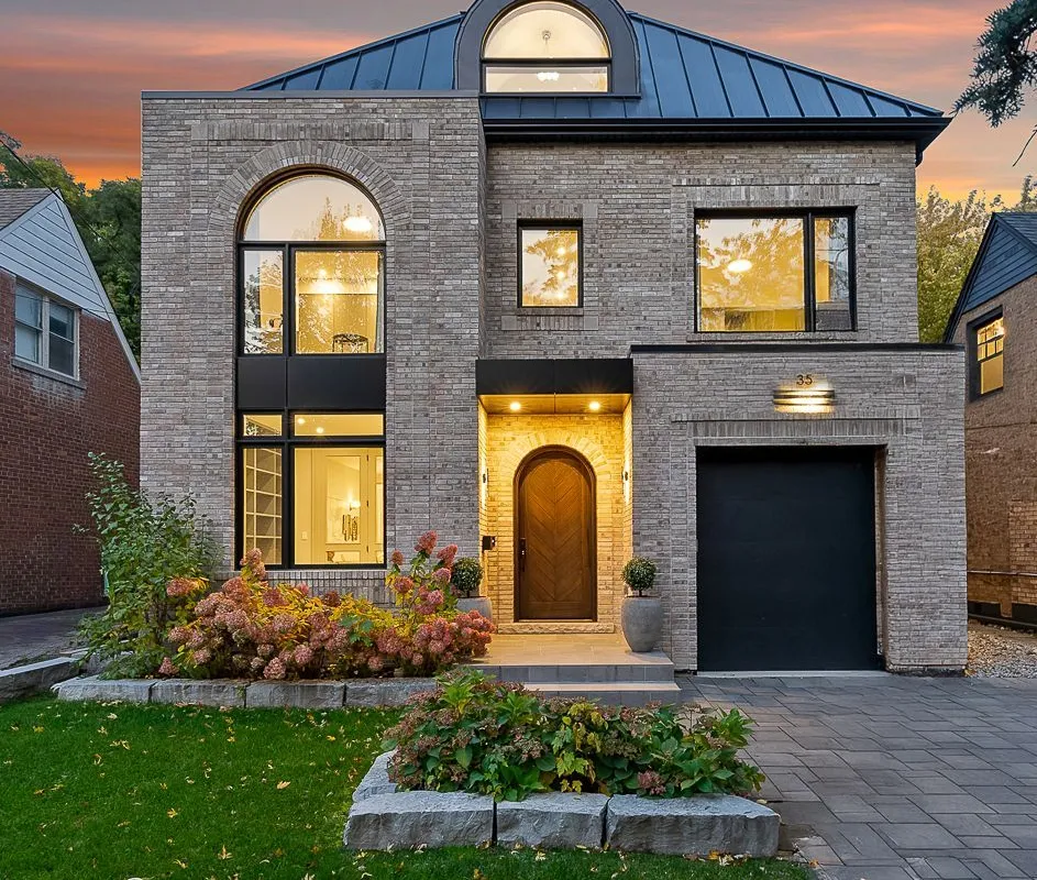 35 Worthington Crescent, ON M6S 3P5