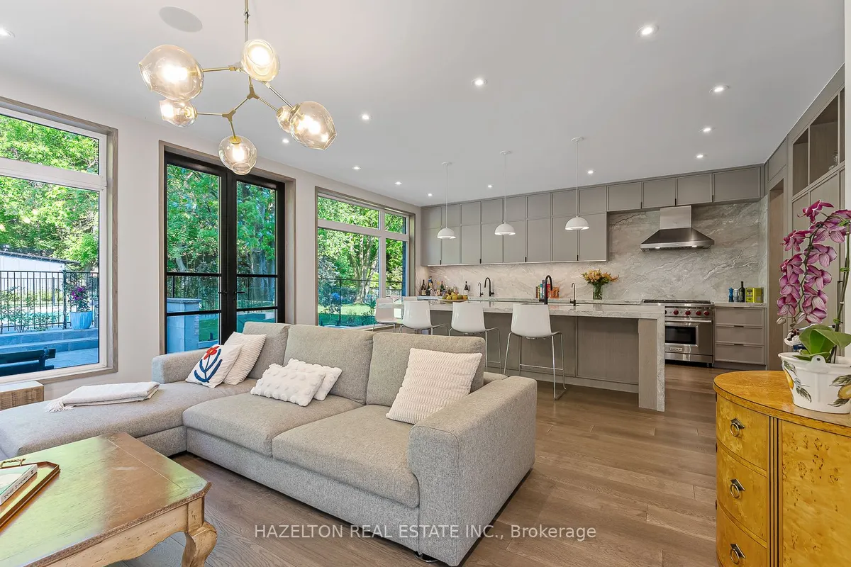 35 Worthington Crescent, ON M6S 3P5