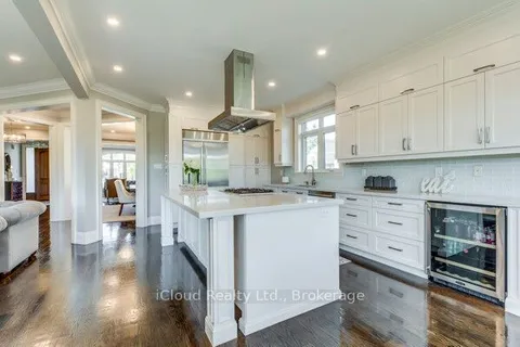 962 Fredonia Drive, ON L5C 2W4