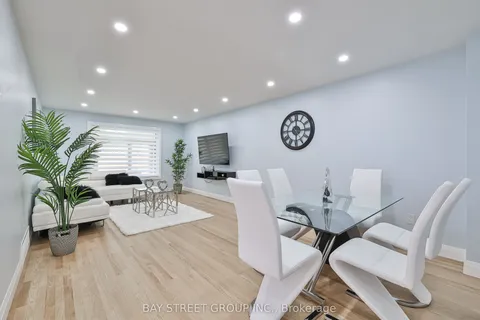 4277 Torino Crescent, ON L4W 3T4