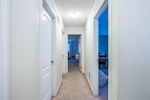 903 Penson Crescent, ON L9T 8Z8