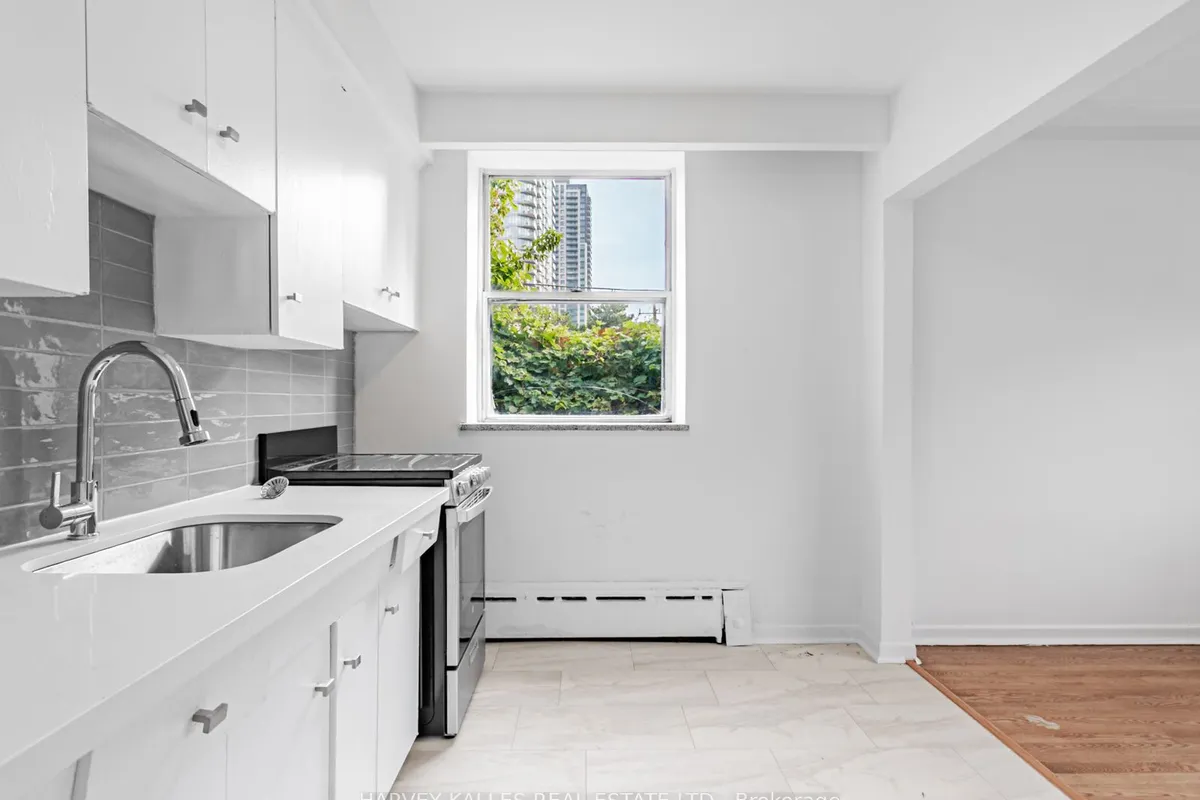 25 Windermere Avenue, ON M6S 3J3