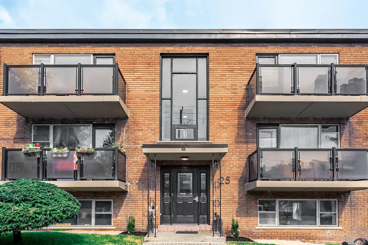 25 Windermere Avenue, ON M6S 3J3