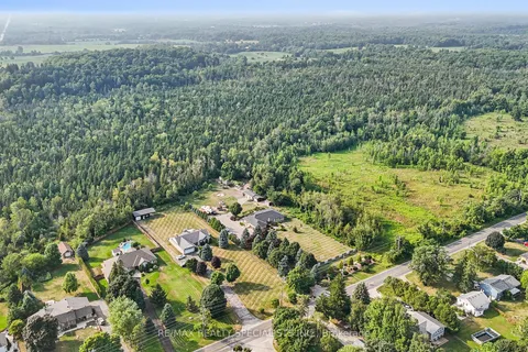 13127 27 Side Road, ON L7G 4S4