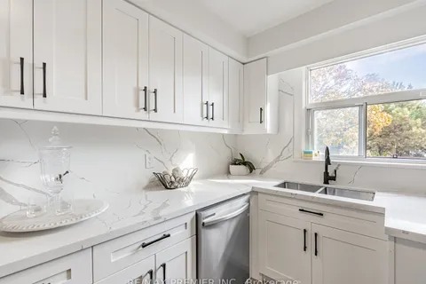 1368 Tansley Drive, ON L6L 2N4